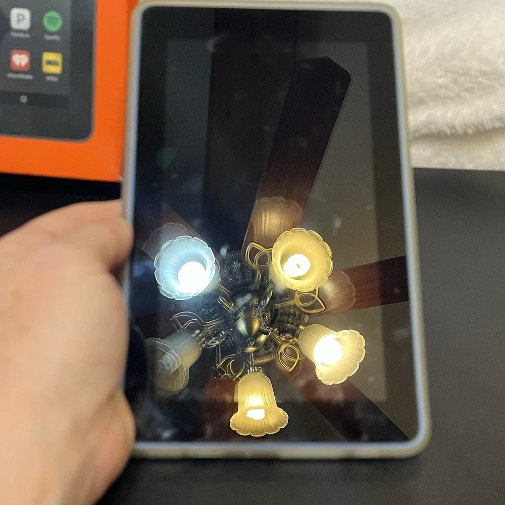 Amazon Kindle Fire 5th Gen Wi-Fi 8GB SV98LN BLUE w/ Box & Case For Parts Only